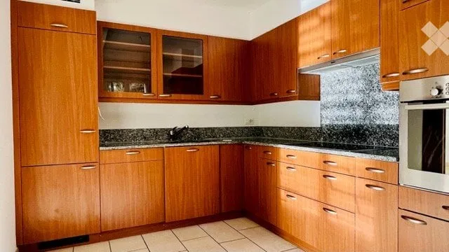 Prächtige Wohnung mit Garten – Foto 3 von 8