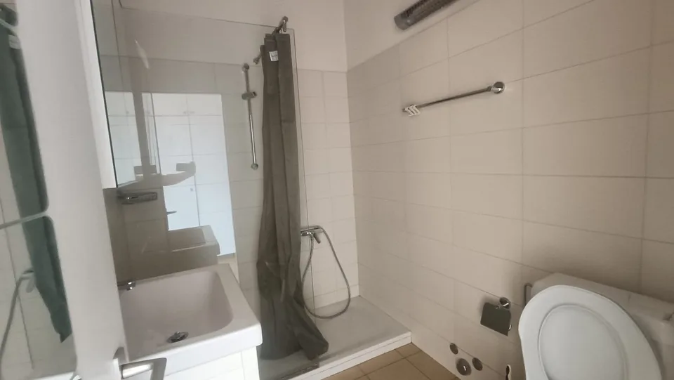 Helles 1.5-Zimmer-Apartment mit Balkon in Viganello – Foto 7 von 11