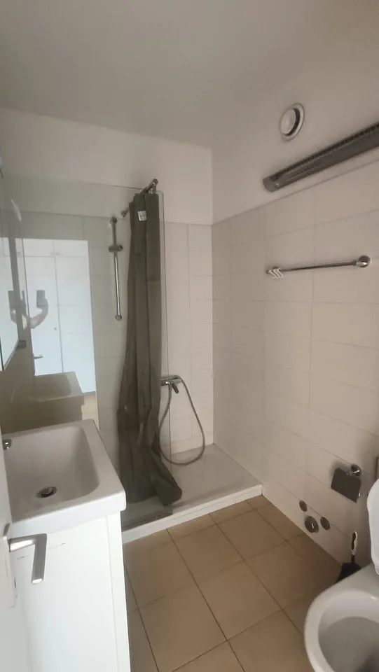 Helles 1.5-Zimmer-Apartment mit Balkon in Viganello – Foto 6 von 11