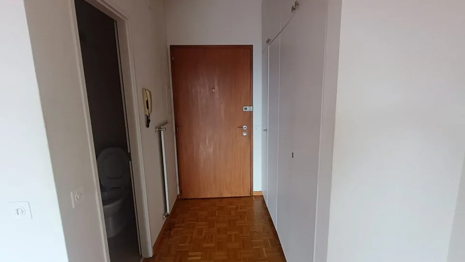 Helles 1.5-Zimmer-Apartment mit Balkon in Viganello – Foto 8 von 11