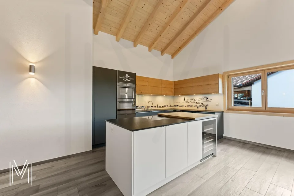 Beautiful duplex in a 2-unit residence – photo 4 of 13
