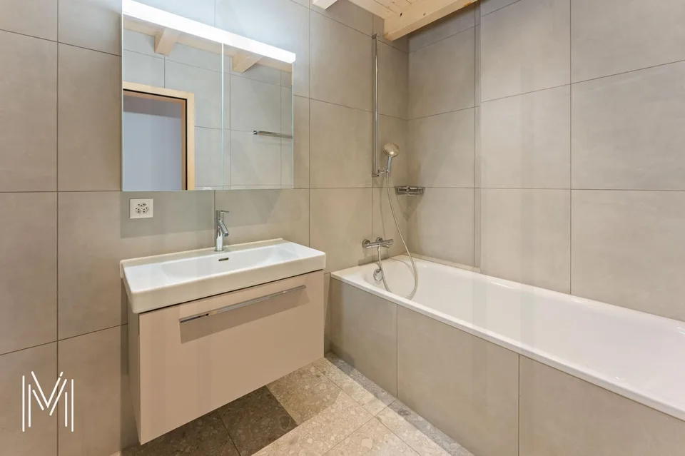 Beautiful duplex in a 2-unit residence – photo 11 of 13