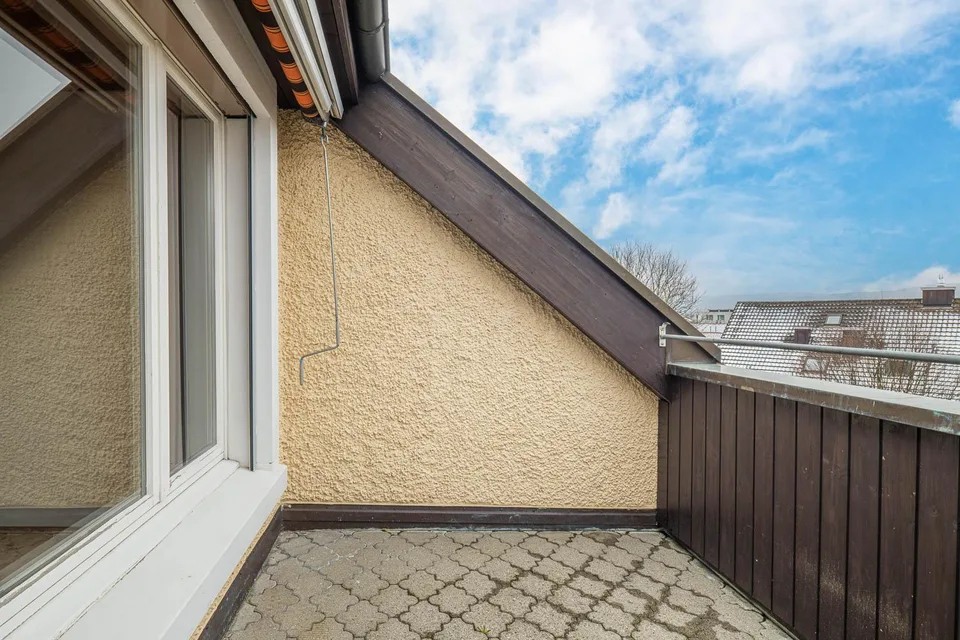 Charming 2.5-room attic apartment for rent in Brüttisellen