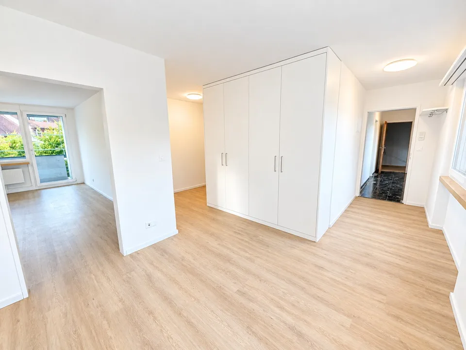 Appartement exclusif, rénové à neuf, 4,5 pièces avec studio, situé au centre de Sissach – photo 2 sur 13