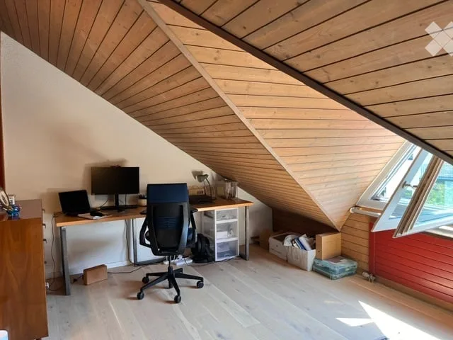Charming 6.5 Room Row House with Beautiful Views in Meilen