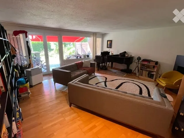 Charming 6.5 Room Row House with Beautiful Views in Meilen