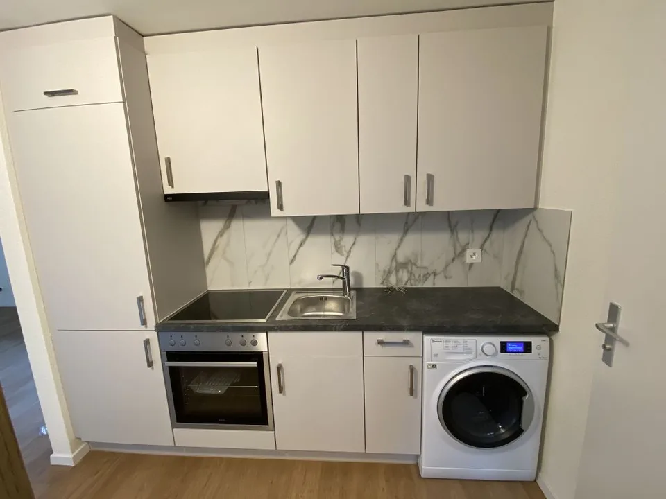 Gemütliche renovierte 2-Zimmerwohnung in Dietikon – Foto 2 von 7