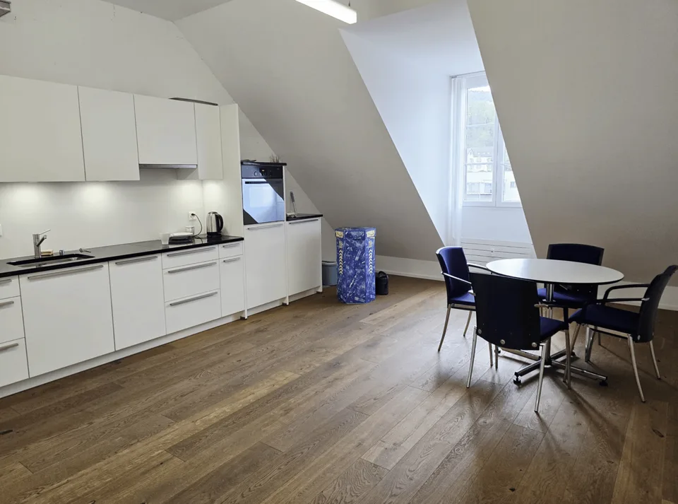 Hell und modern: Attraktive Bürofläche (72.72 m²) im 4. OG an zentraler Lage in Olten – Foto 6 von 7