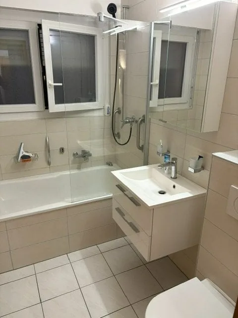 For rent Magnificent Appart 4.5 rooms air-conditioned 110 m2 garage