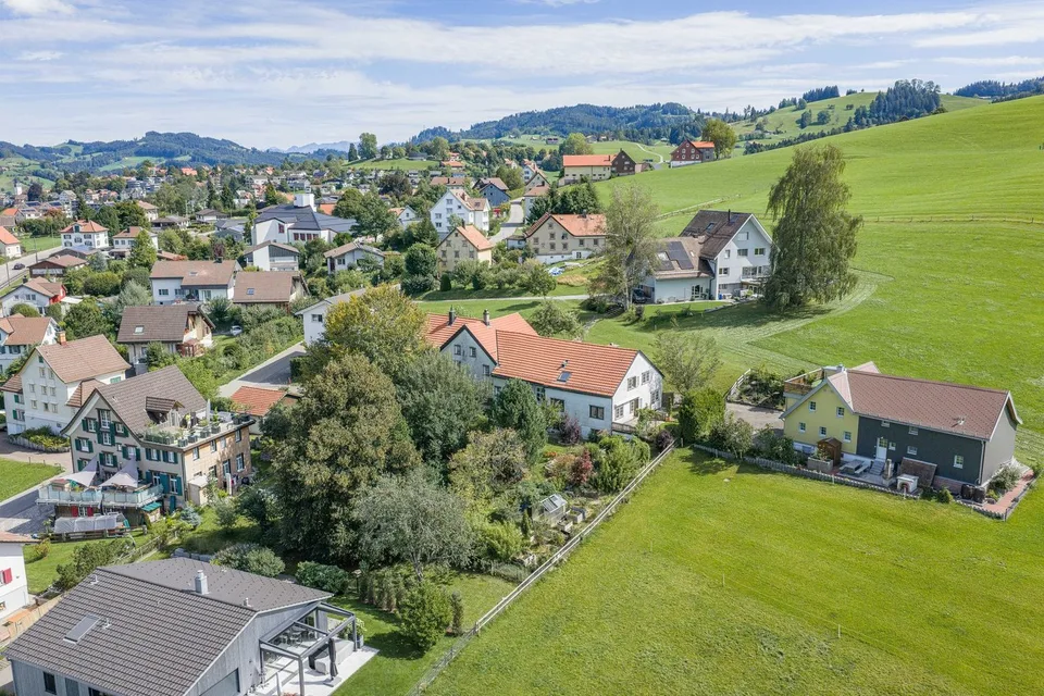 Wohnhaus mit separater Garage – Foto 4 von 13