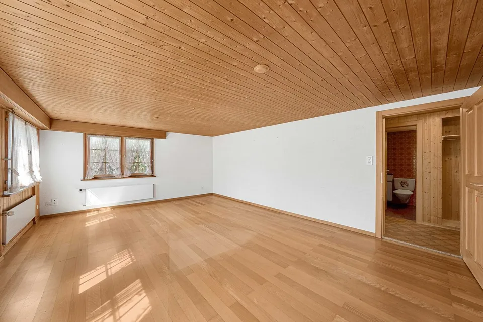 Wohnhaus mit separater Garage – Foto 9 von 13