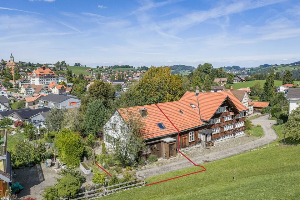 Wohnhaus mit separater Garage – Foto 2 von 13