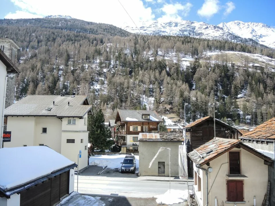 Appartamento tradizionale di 2,5 locali in una vecchia casa vallesana. – foto 9 di 13