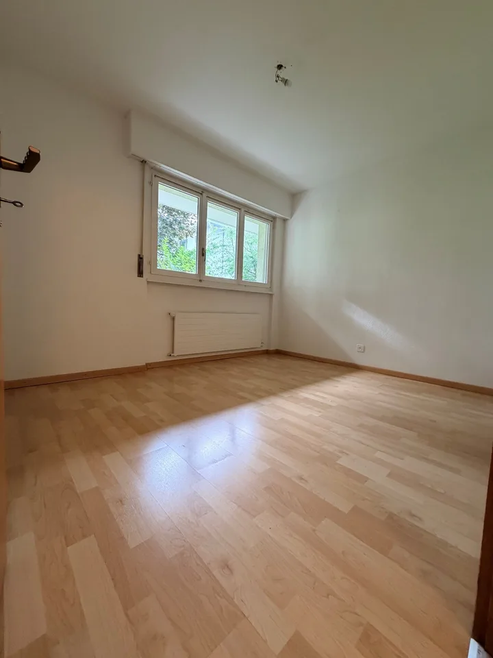 Ampio appartamento di 3,5 locali al pianterreno