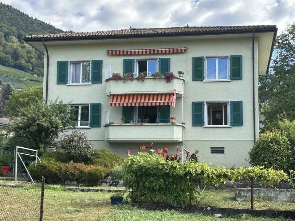 Gebäude und Bauparzelle in Ollon – Foto 2 von 14