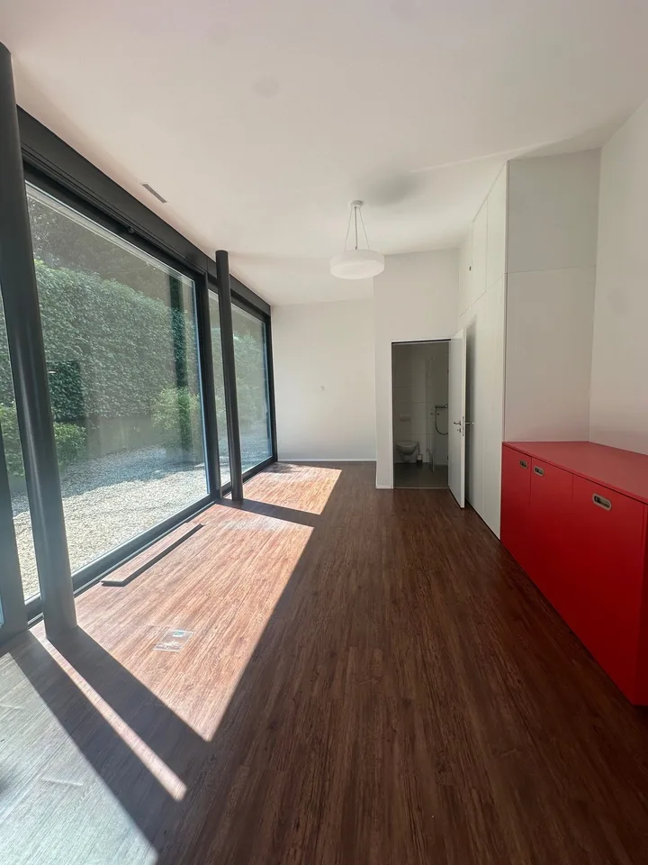 Modernes Büro oder Atelier mit Seeblick und nah zum Bahnhof – Foto 4 von 7