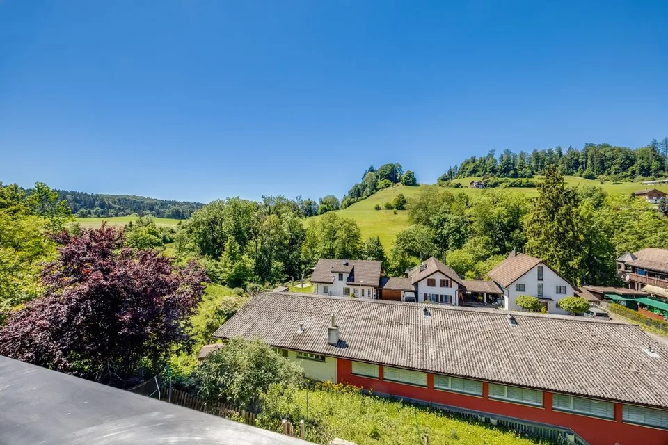 Geräumiges 4.5-Zimmer-Duplex mit Aussicht in Eschenbach – Foto 12 von 13
