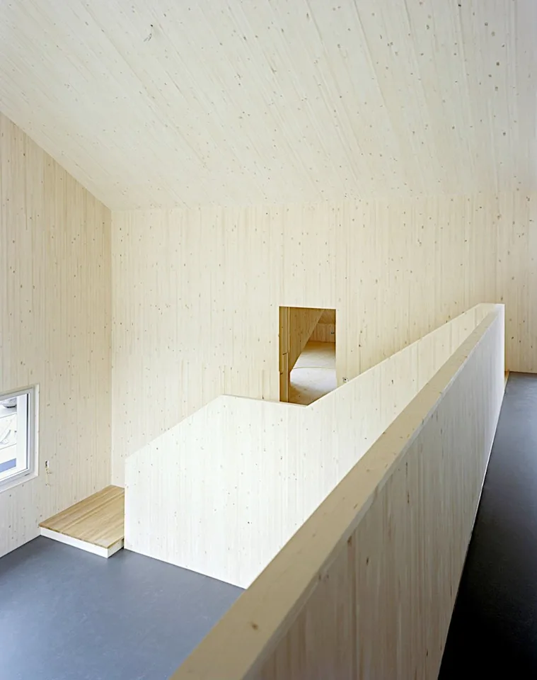 Commercial spaces on the ground floor and upper floor – photo 4 of 7