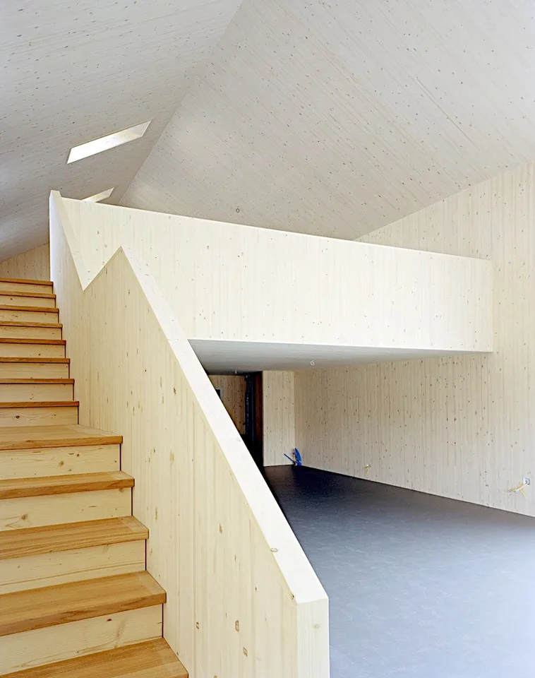 Commercial spaces on the ground floor and upper floor – photo 3 of 7