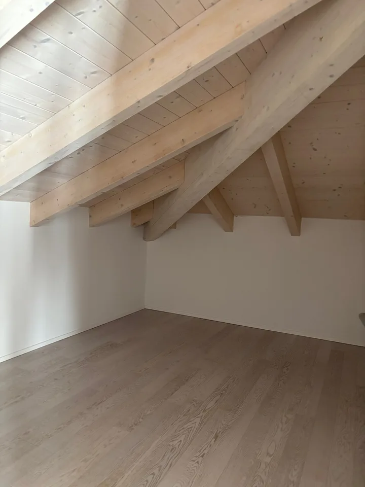 Appartement mansardé en location à Vacallo