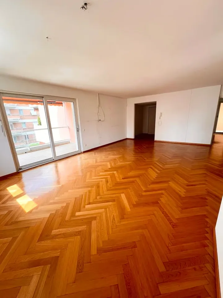 Appartamento di 5.5 locali a pochi passi dal centro – foto 2 di 7