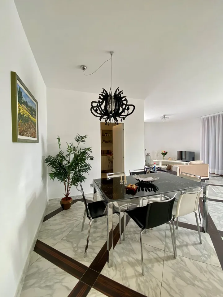 Exklusives Apartment mit Seeblick – Foto 8 von 15
