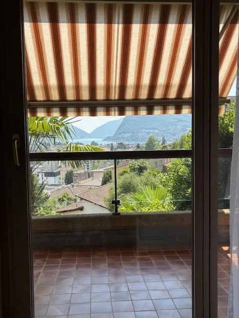 Lugano – Appartement lumineux de 2.5 pièces avec terrasse et vue sur le lac – photo 6 sur 8