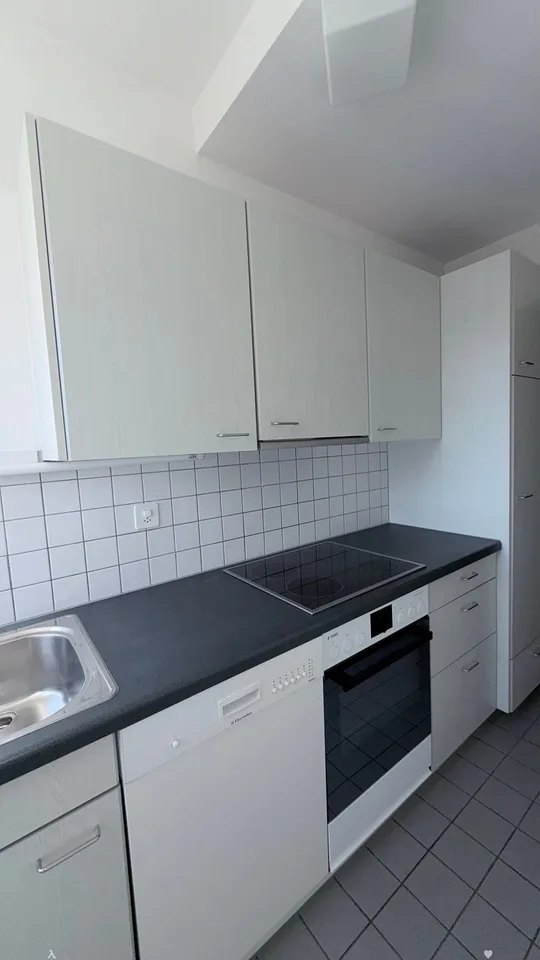 Beau + calme : 3 pièces appartement en vieux bâtiment près de la gare, Schöneggstr. 20, Biel