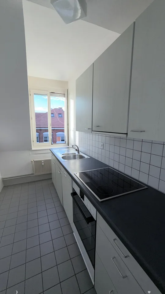 Beau + calme : 3 pièces appartement en vieux bâtiment près de la gare, Schöneggstr. 20, Biel