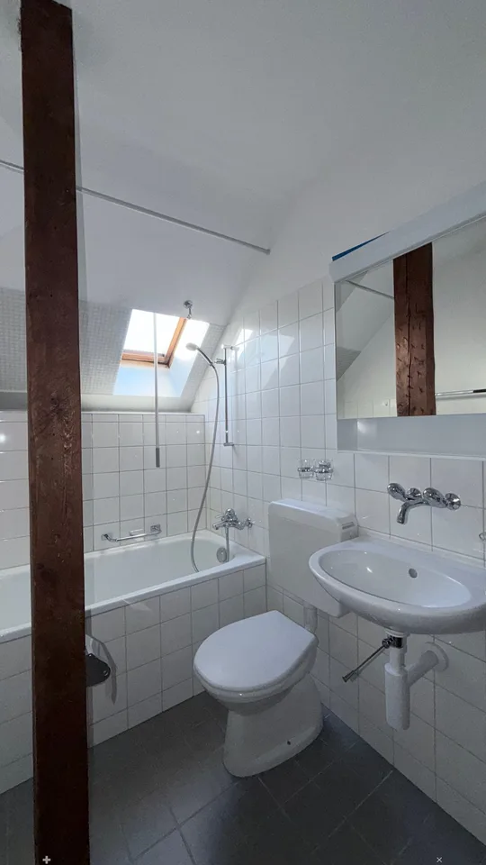 Beau + calme : 3 pièces appartement en vieux bâtiment près de la gare, Schöneggstr. 20, Biel