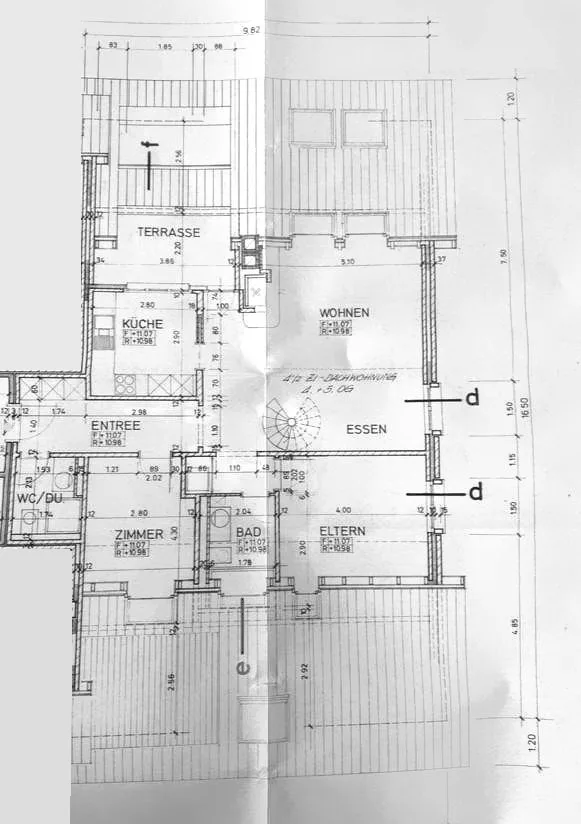 Renovierte 4.5-Zimmer-Dachwohnung mit Cheminée, Lift und Weitblick