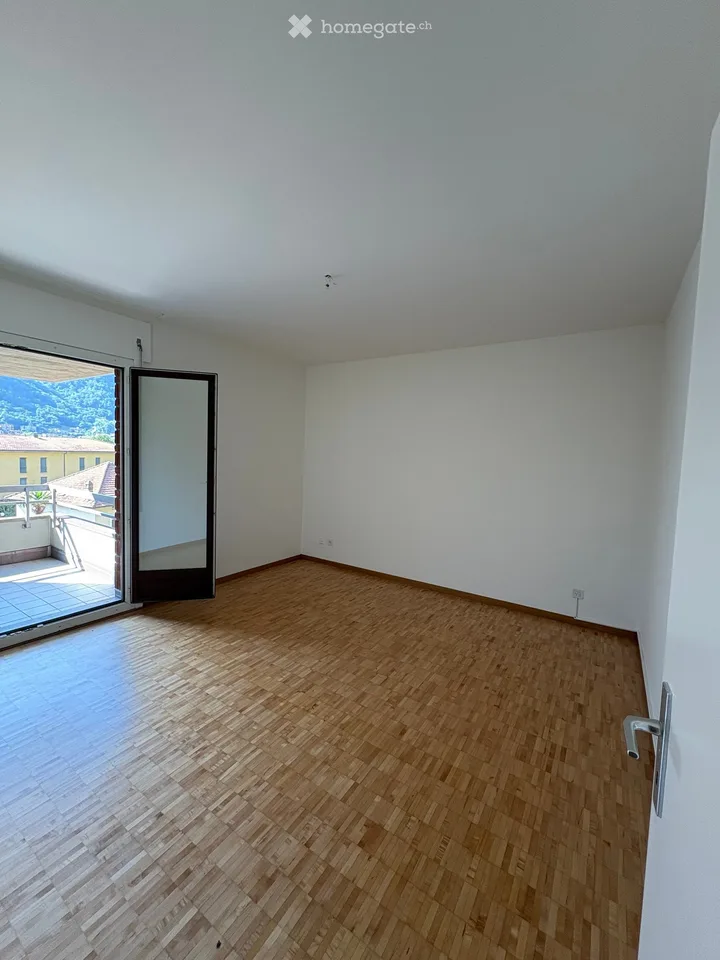 Appartement lumineux de 4,5 pièces à louer au troisième étage, d'une superficie de 110,72 m2