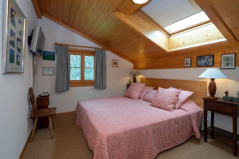 Duplex 5 pièces dans un endroit très calme et offrant une vue magnifique sur les montagnes. – photo 16 sur 18