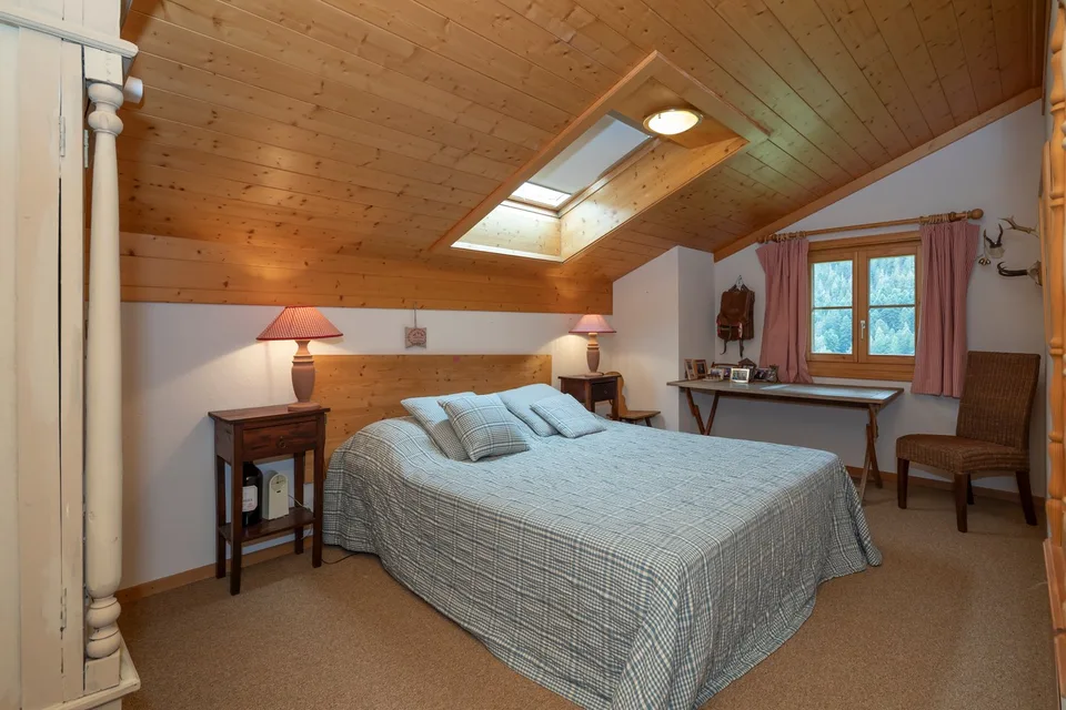 Duplex 5 pièces dans un endroit très calme et offrant une vue magnifique sur les montagnes. – photo 15 sur 18