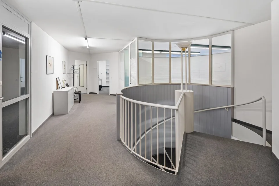 2293m2 Bürofläche im Stockwerkeigentum am Luzerner Alpenquai – Foto 8 von 14