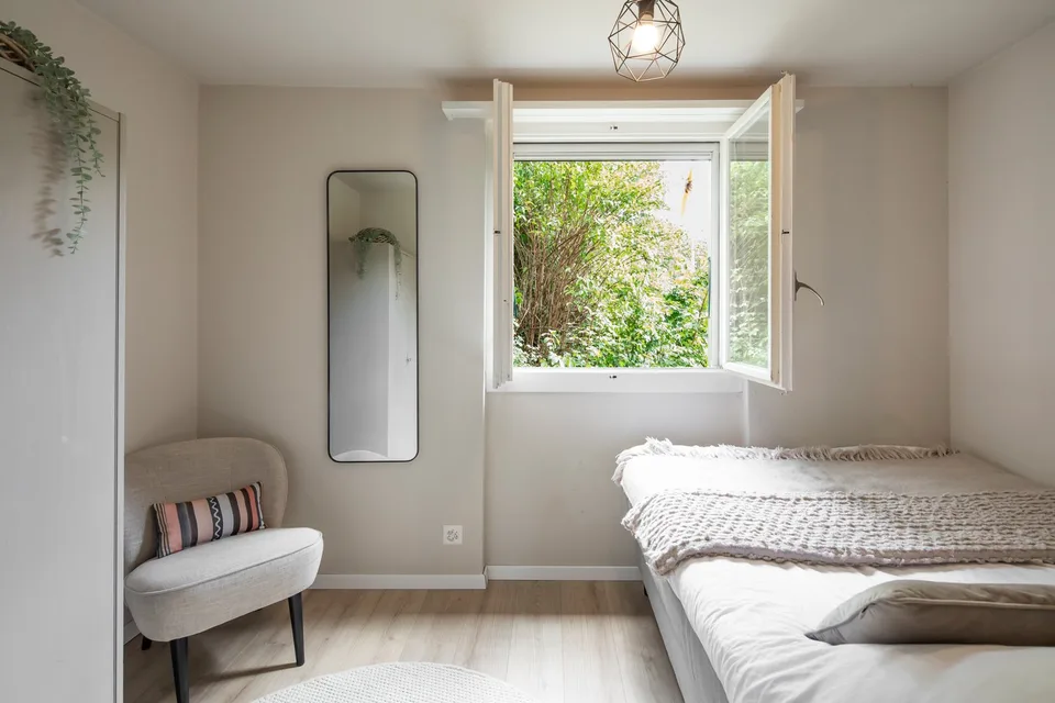 Chalet rénové et prêt à être occupé avec sauna et option d'achat d'un garage privé – photo 25 sur 30