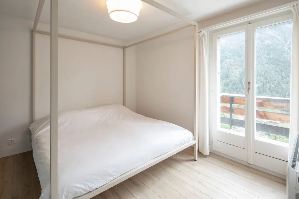 Chalet rénové et prêt à être occupé avec sauna et option d'achat d'un garage privé – photo 13 sur 30