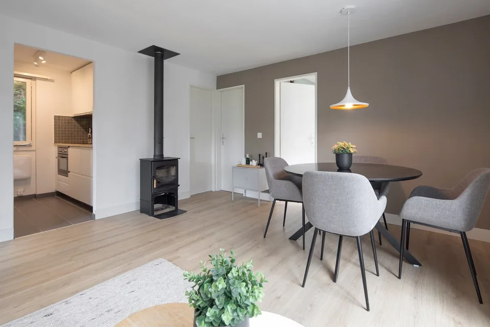 Chalet rénové et prêt à être occupé avec sauna et option d'achat d'un garage privé – photo 8 sur 30