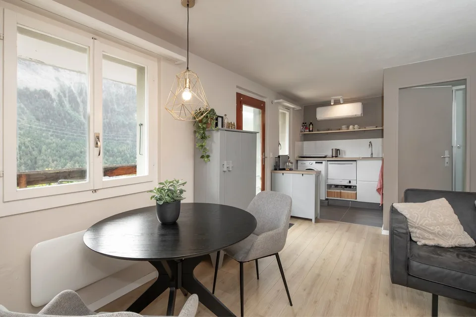 Chalet rénové et prêt à être occupé avec sauna et option d'achat d'un garage privé – photo 21 sur 30