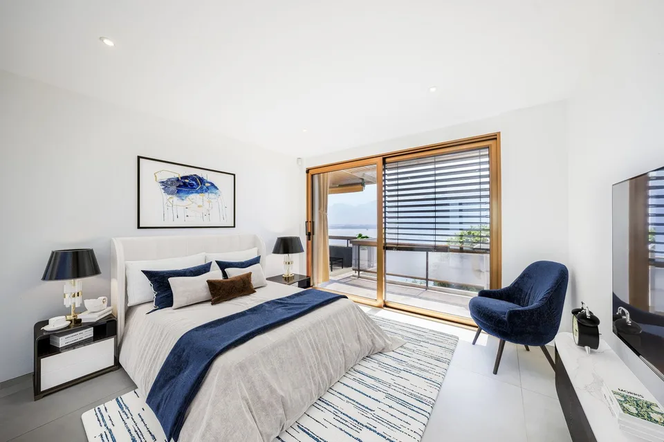 3.5 rooms renovated 86m2, panoramic lake view and 25m balcony