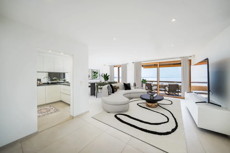 3.5 rooms renovated 86m2, panoramic lake view and 25m balcony