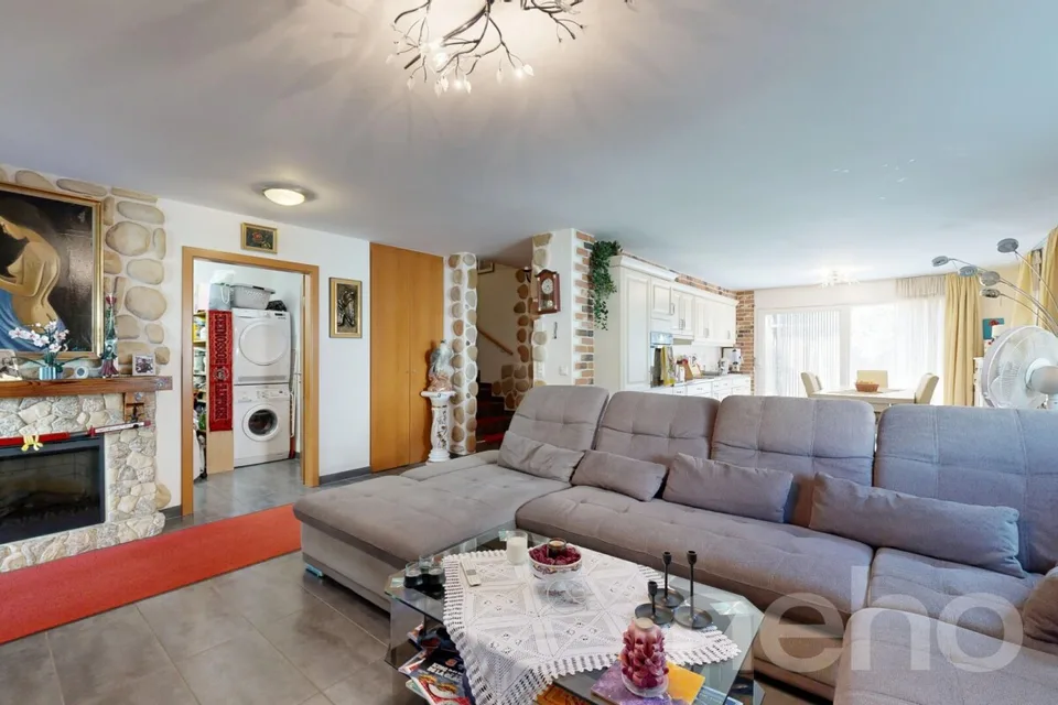 Einfamilienhaus mit Garten und Dachboden zur Einrichtung in Aigle – Foto 3 von 11
