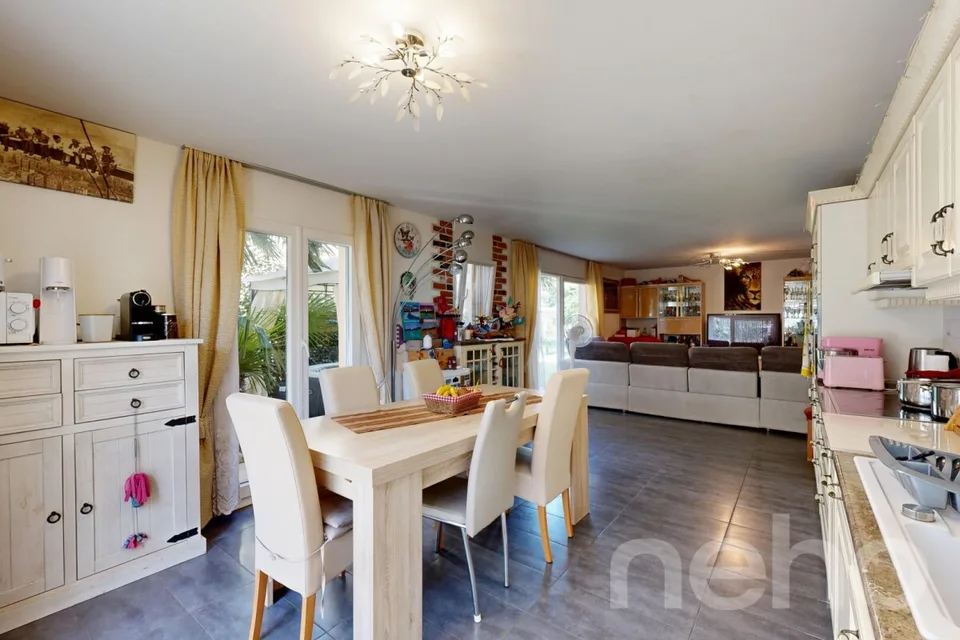 Einfamilienhaus mit Garten und Dachboden zur Einrichtung in Aigle – Foto 9 von 11