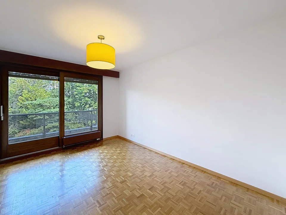 Spacious 5-Room Apartment with Indoor Pool Access in Florissant, Geneva – photo 8 sur 13