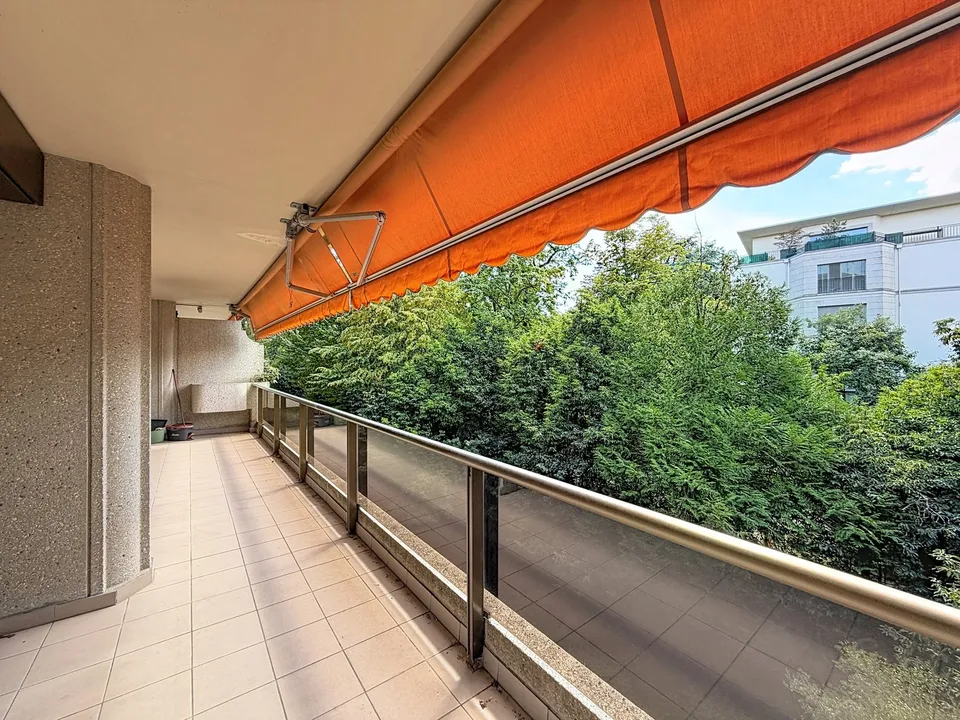 Spacious 5-Room Apartment with Indoor Pool Access in Florissant, Geneva – photo 6 sur 13