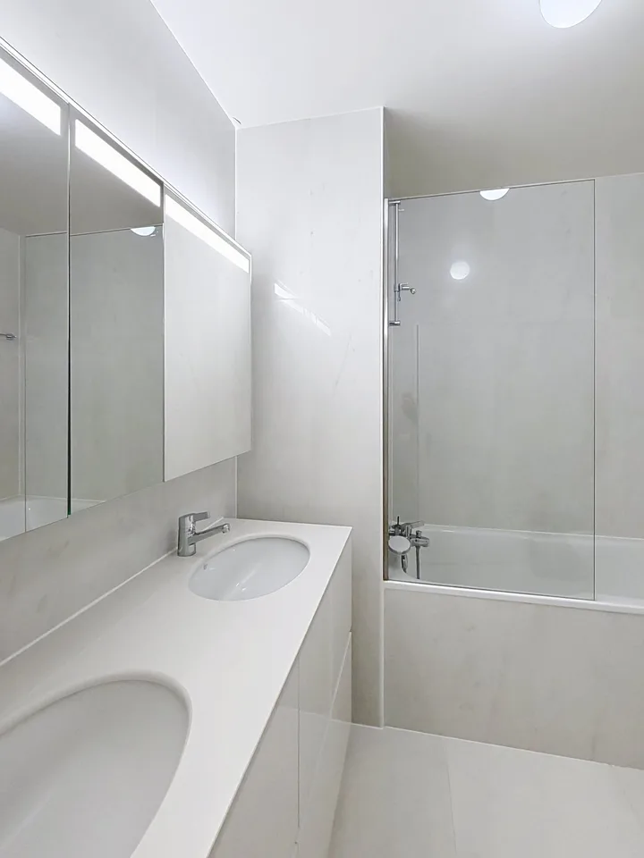 Spacious 5-Room Apartment with Indoor Pool Access in Florissant, Geneva – photo 10 sur 13