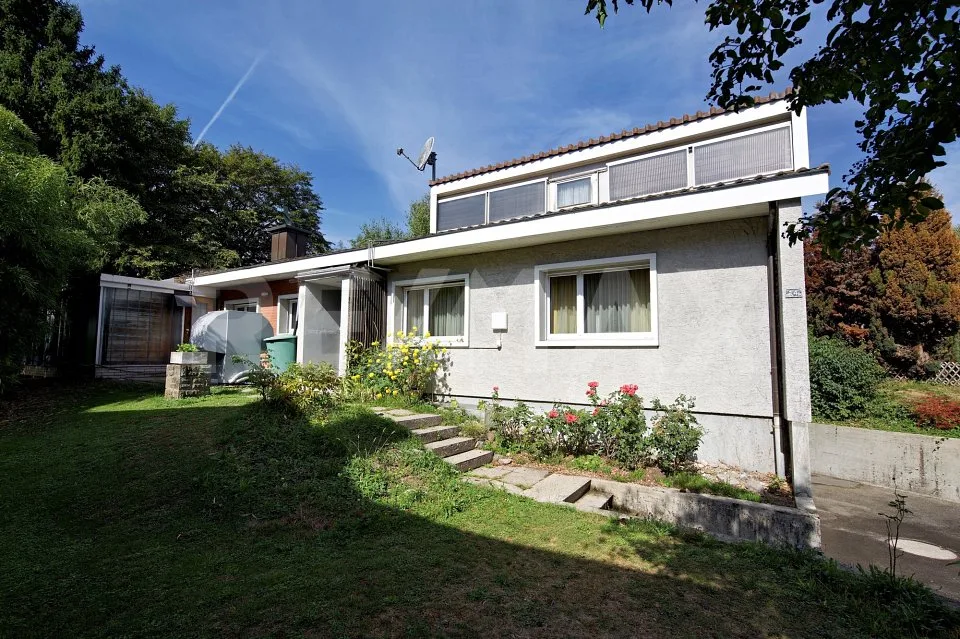 Einfamilienhaus mit Potenzial an begehrter Wohnlage – Foto 2 von 13