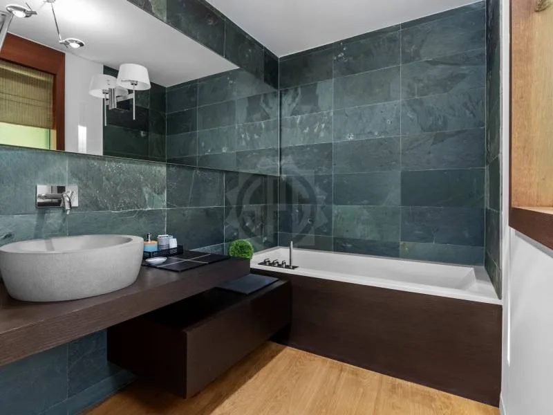 Majestic Apartment - The Conversion – photo 7 of 12