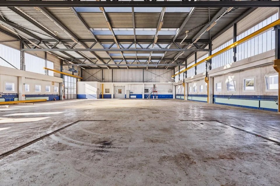 Halle industrielle idéale pour la production et le stockage – photo 3 sur 13