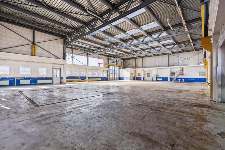 Halle industrielle idéale pour la production et le stockage – photo 4 sur 13